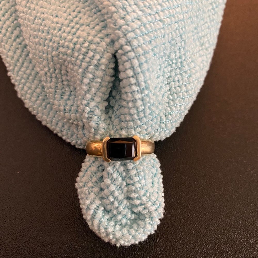 Yellow Gold and Black Onyx Ring EUC